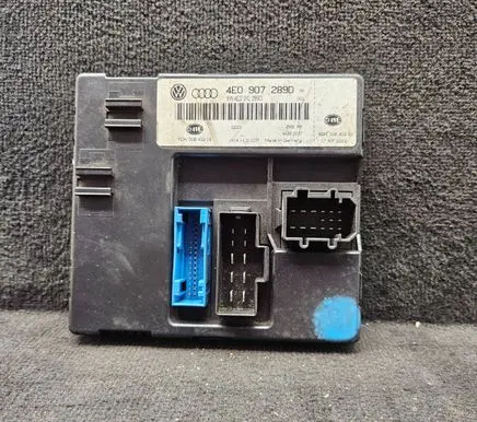 Audi A8 S8 D3 4E Comfort/convenience module 4E0907289D 4E0910289D