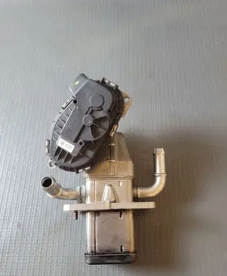 Volvo V90 Cross Country EGR valve cooler 33568158 30668653 30668658