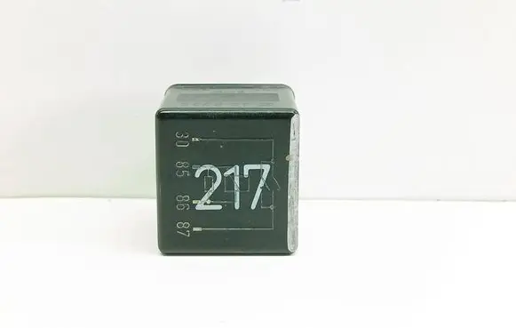 Audi A6 S6 C4 4A Other relay 443951253S