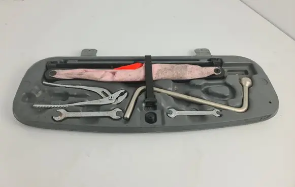 BMW 3 E46 Tool set 1096200