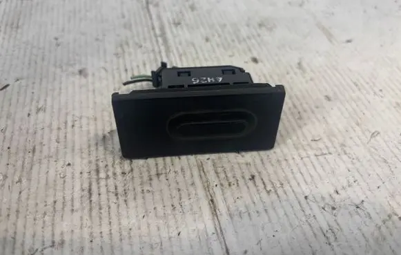 Mazda 3 III Tailgate/trunk/boot exterior handle BHN1568D0