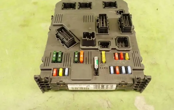 Citroen Xsara Picasso Fuse module 9657999780