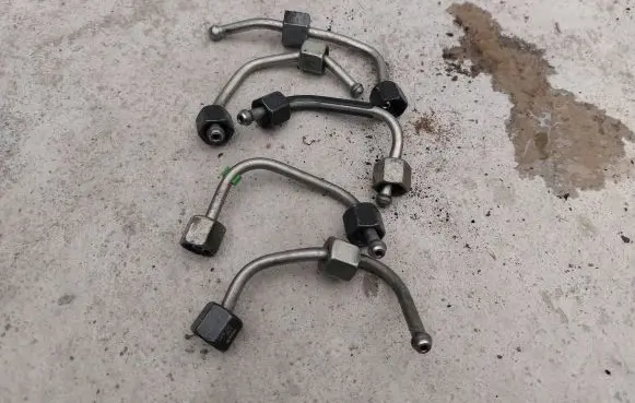 Peugeot 308 Fuel injector supply line/pipe 