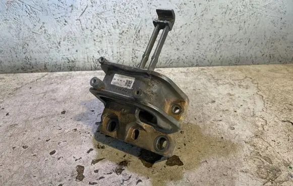 Volkswagen Golf VII Engine mount bracket 5Q0199262DE XXZFH29B52V0 05022019