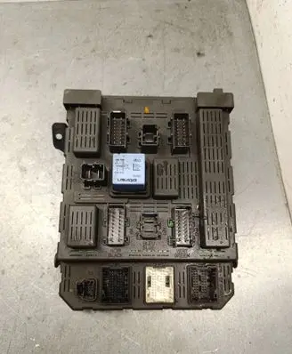 Peugeot 607 Central body control module 9654696080