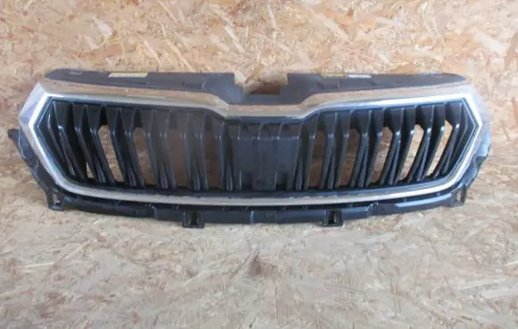 Skoda Karoq Front bumper upper radiator grill 57A853653G