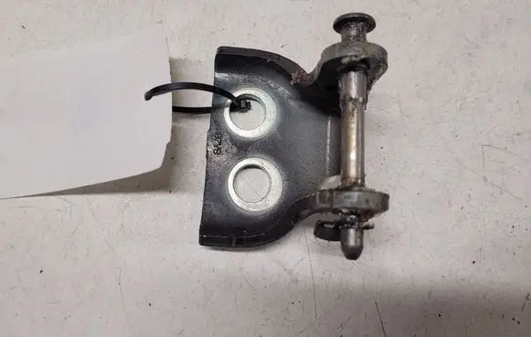 Peugeot 308 Front door lower hinge