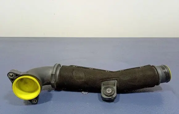 Volkswagen PASSAT CC Air intake hose/pipe 04L145762AH