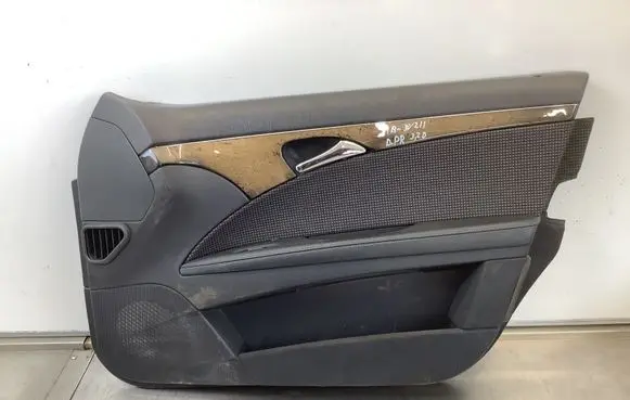 Mercedes-Benz E W211 Front door card panel trim A2117207262 00009D03 8762317