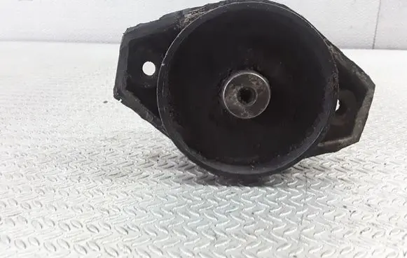 Volkswagen Transporter - Caravelle T4 Gearbox mount
