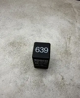 Audi Q7 4L Glow plug pre-heat relay 4E0907282A