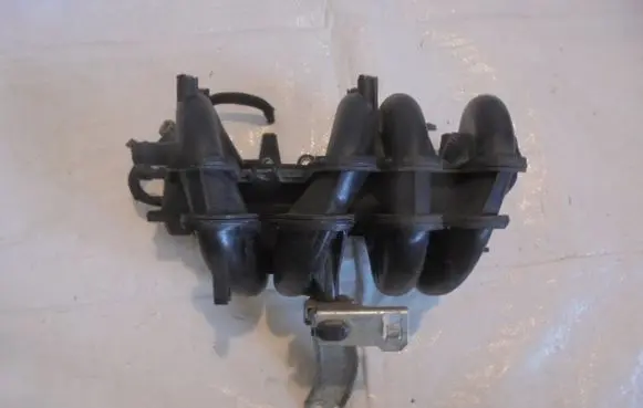 Renault Kangoo II Intake manifold 8200647804