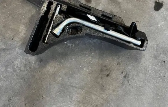 Porsche Macan (95B) Tool set 95B012109A 7L0012113