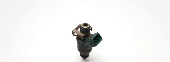 Volkswagen Golf IV Fuel injector 037906031AA