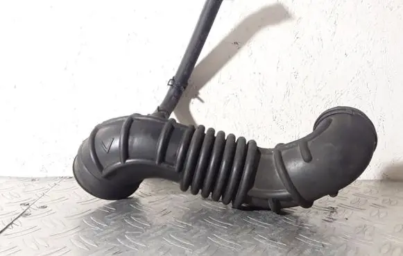 KIA Sorento Air intake duct part 281303E710