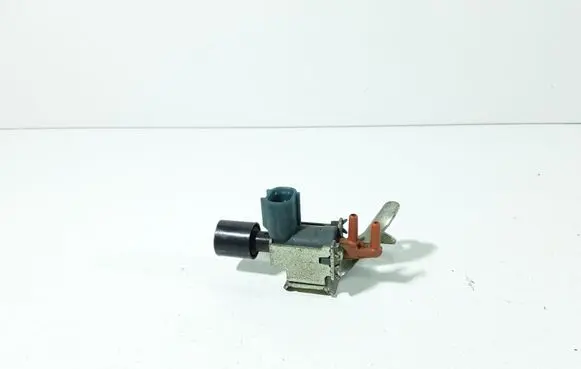 Toyota Yaris Vacuum valve 2586030070