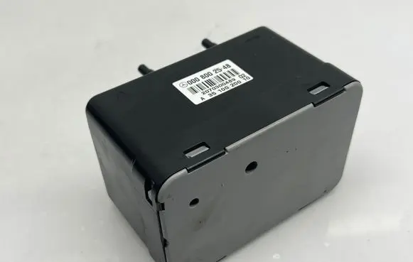 Mercedes-Benz ML W164 Central locking vacuum pump 0008002548 A3510020010