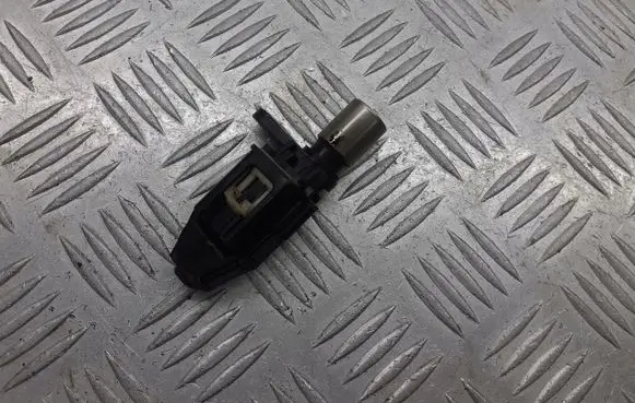 Toyota Avensis T250 Camshaft vanos timing valve 82821-20410