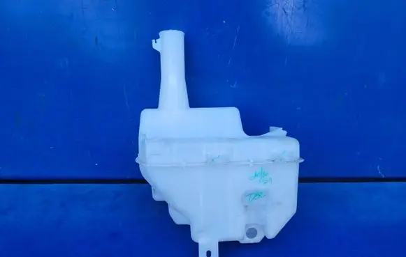 Mitsubishi Space Star Windshield washer fluid reservoir/tank 8260A224
