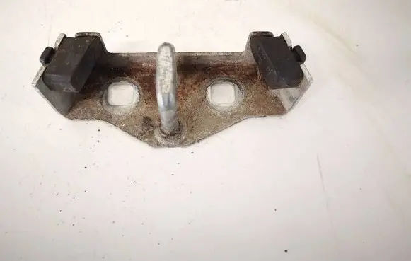 Volvo V70 Rear door lock loop/hook striker 32118602