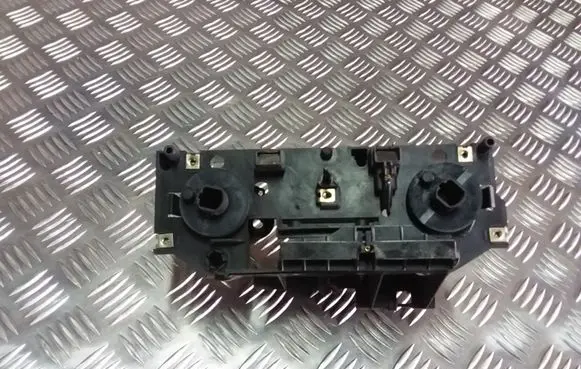 Iveco Daily 30.8 - 9 Climate control unit