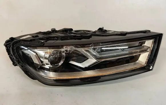 Audi Q7 4M Headlight/headlamp 4M0941006