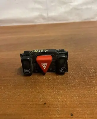 Mercedes-Benz E W210 Hazard light switch 2088200310 D4157