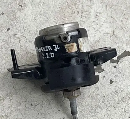 Jeep Wrangler Engine mount vacuum valve P68284613AB