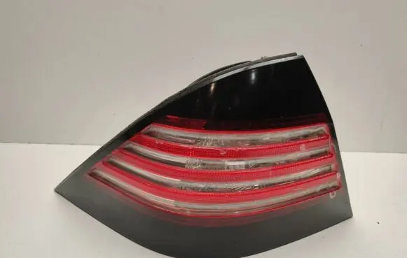 Mercedes-Benz S W220 Rear/tail lights A2208200764