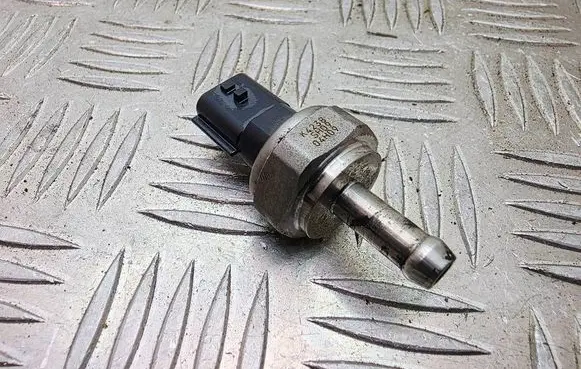 Mazda 6 Fuel pressure sensor SH09
