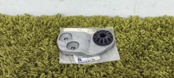 Opel Adam Radiator mount bracket 13373524