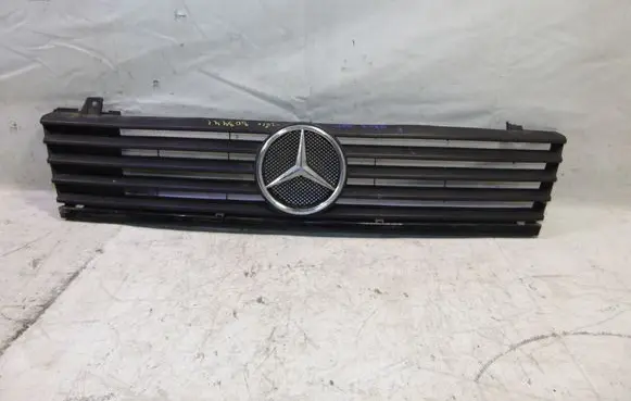 Mercedes-Benz Vito Viano W638 Front bumper upper radiator grill A6388800483 A6388880415 A6388880086