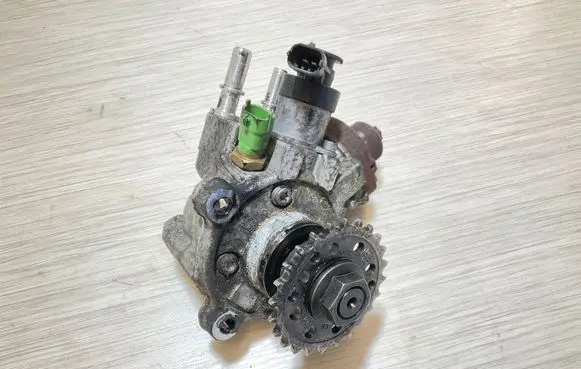 Land Rover Discovery Sport Fuel injection high pressure pump 0445010705