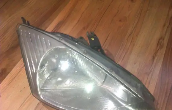 Ford Focus Headlight/headlamp