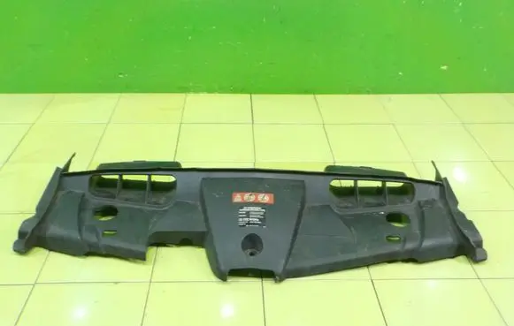 Mercedes-Benz E C207 W207 Engine cover (trim) 