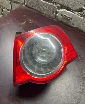 Volkswagen PASSAT B6 Rear/tail lights ZSB3C5945