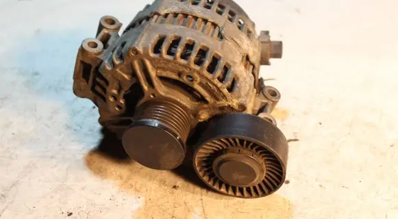 BMW 1 E81 E87 Generator/alternator 7550469 0121715017