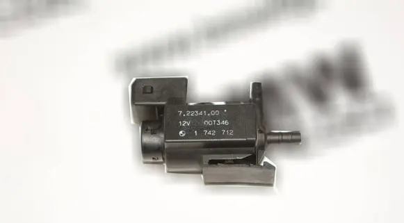 BMW 5 E39 Turbo solenoid valve 1742712