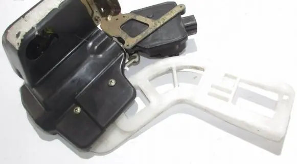KIA Sportage Front door lock