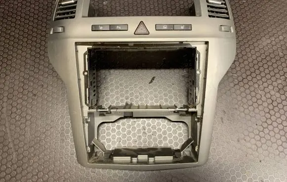 Opel Zafira B Radio/GPS head unit trim 13100110 0320 03758025