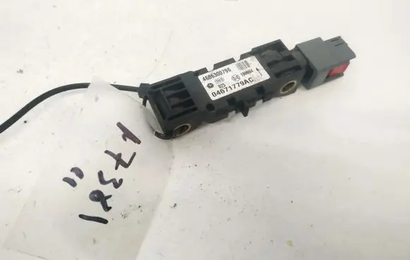 Chrysler Voyager Airbag deployment crash/impact sensor 4686300796 04671779AC