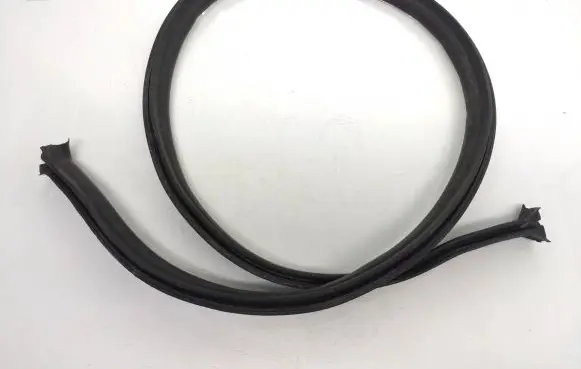 BMW X5 E53 Engine compartment rubber 
