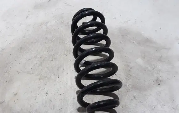 Volvo XC40 Rear coil spring 32333613