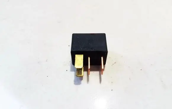 Mitsubishi Outlander Other relay MR588567 80803