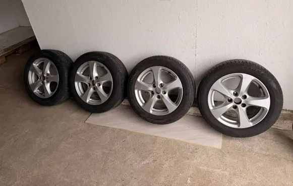 Volkswagen Touran I R16 alloy rim 
