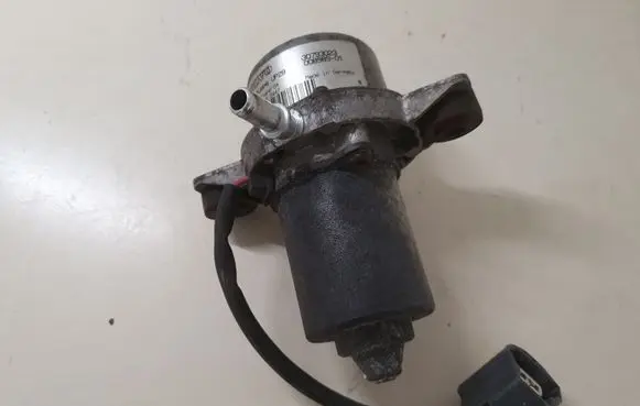 Volvo C30 Vacuum pump 30793023