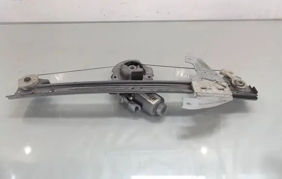 Toyota Aygo AB10 Front door window regulator with motor 