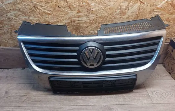 Volkswagen PASSAT B6 Front bumper upper radiator grill 3C0853651 3C0853651B 5M0853601