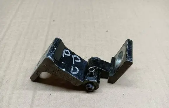 Skoda Octavia Mk3 (5E) Front door lower hinge 