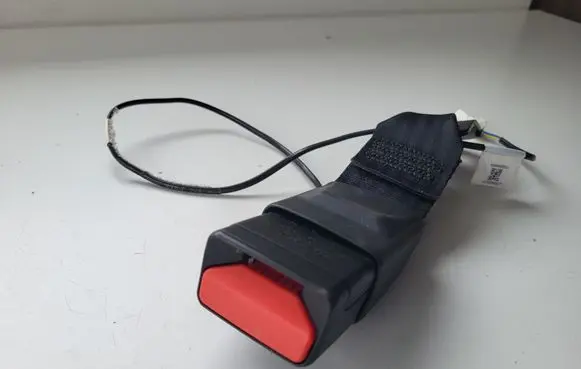 Nissan Micra K14 Rear seatbelt buckle
